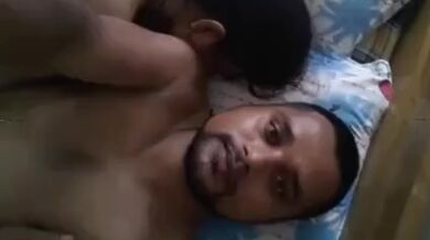 Shundori bhabhi gieche tar jamair bondhur shathe