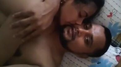 Shundori bhabhi gieche tar jamair bondhur shathe