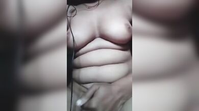 Aunty taar deho praachar kore