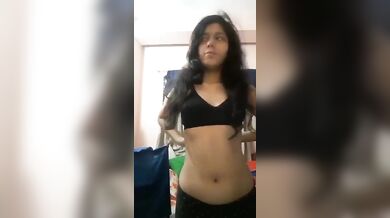 College er meye nijeke prachaar kore