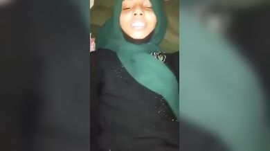 Bangladeshi hijabi meyer tight bhoda chodar MMS clip