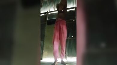 Graam er Bangladeshi maagi bou taar gudh er pakha faaka korar MMS short clip
