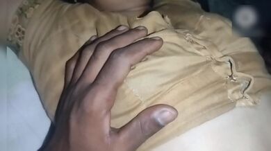 Malik taar kaaj er meye ke nijer dhon die bebohar korar XXX video