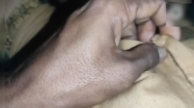 Malik taar kaaj er meye ke nijer dhon die bebohar korar XXX video