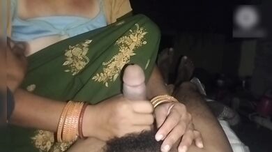Malik taar kaaj er meye ke nijer dhon die bebohar korar XXX video
