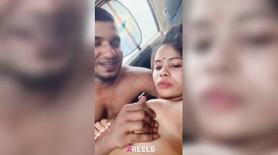 Slutty bou taar premik er shaathe garir bhetore noshtami korar MMS video clip