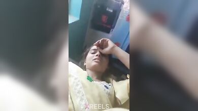 Bangladeshi Bihari jamai taar Bihari bouer tight gudh maarar MMS video clip