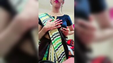 Bangladeshi upojati Monipuri meye taar boyfriend ke taar seductive naach dekhanor MMS porn clip