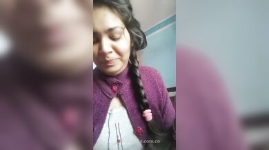 Bangladeshi meye taar foreign premik ke taar gudh dekhie impress korar MMS video clip