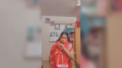Bangladeshi bhabhi taar debor ke taar bishal boro dudh dekhanor MMS video clip
