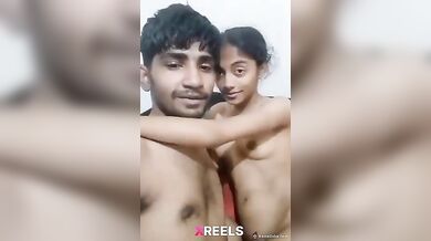 Bangladeshi college porua virgin gudh fatanor por MMS video toiri korlo du jon