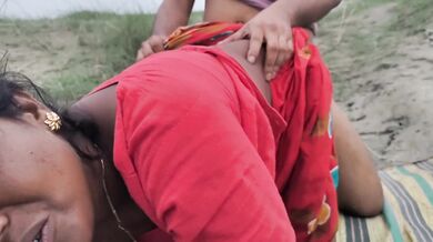 Bangladeshi boudi taar bor ke bodlalo tar debor ke die