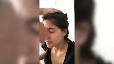 Baaji dhore girlfriend er mukhe cum bhore daowar MMS video clip