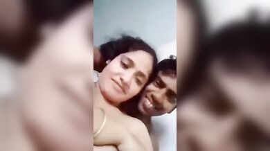 Shaali ke akla ghore peye onek khushi houar abong noshtami kaaj korar MMS video clip
