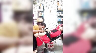 Bihari debor taar saloon bondho kore bhabhi ke onek bhalo akti gudh chushar obhiggota daowar MMS blue film