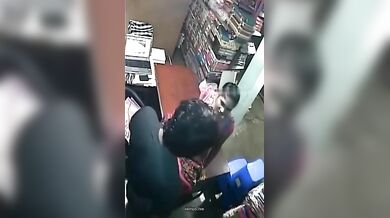 Boi er dokan er boss abong taar kormocharir noshtami faash