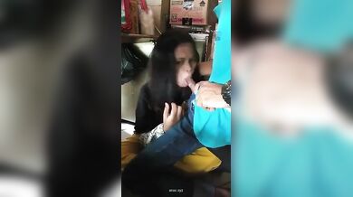 Bandarban theke Dhakae eshe ak dokan er kormochari ke gorom dhon chusha deye