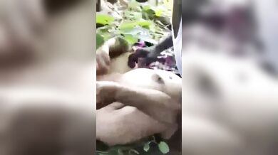 Graam a thaka fuppi-bhaginar hardcore sex jongol er bhetor