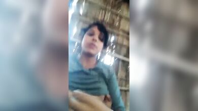 Kochi kumari graam er meye lukie taar shompodh premik ke dekhae