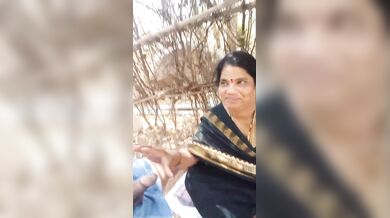 Graam er aunty taar protibeshi ak dada ke onek bhalo akti dhon chushani die khushi korlo