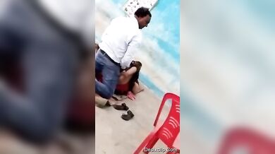 Chaakrir khatire dui adminitrator ke chode dilo ei graam er school er teaher