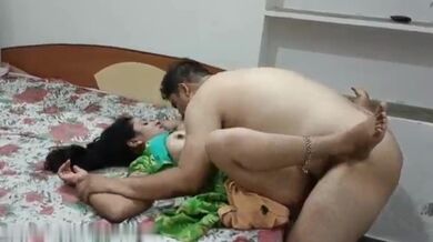Bangladeshi boudi jamair bondhur shathe hardcore bhabe chode