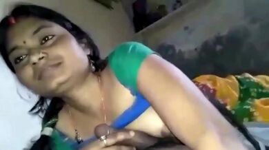 Bangladeshi boudi taar premik er dhon moja kore chushe khaae