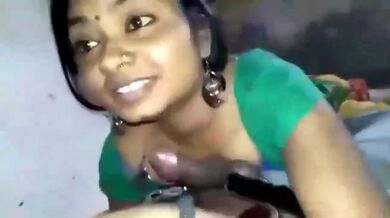 Bangladeshi boudi taar premik er dhon moja kore chushe khaae