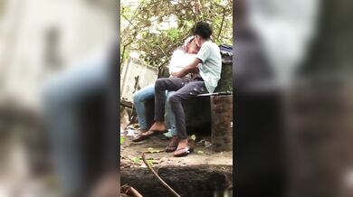 Abar dhora porlo dui kishor kishore Ramna Park a noshtami korte