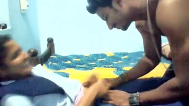 Khulna bibhaag er chele bondhu ke dilo nijer gf ke chod'te