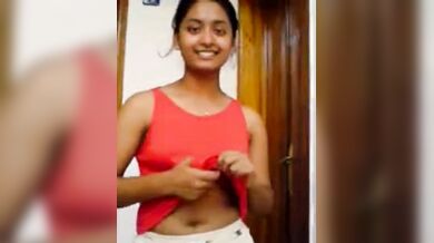 Shundori Bangali apu taar university'r bhai ke flash korlo