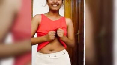 Shundori Bangali apu taar university'r bhai ke flash korlo