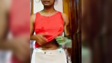 Shundori Bangali apu taar university'r bhai ke flash korlo