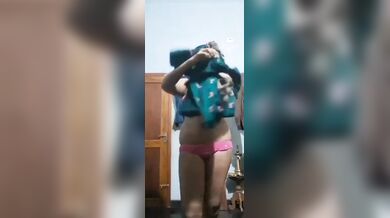 Boro sthonwala Badda'r bhabhi jamair bondhu ke flash kore