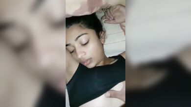 Shundori meyeke uthae dilo taar horny boyfriend chodani diye