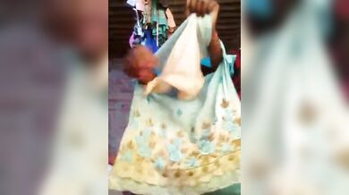 Rangpur er Hindu meye taar Mosolmaan premik ke khushi korlo