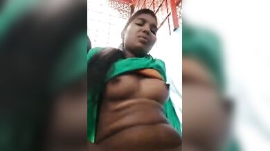 Desh er graam er bhai taar bon ke gudh chodanor moja dekhae
