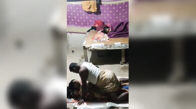 Prothom bou er shamne ditio bou ke chodlo ak rickshawala