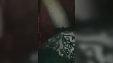 Shundor deshi meye taar cousin er kaach theke chodani khaae