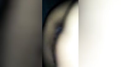 Dulabhai taar bibahito shaalir gudh theke cream ber kore fele