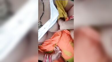 Kichu taka'r jonno nijeke bikri kore dilo protibeshir kache