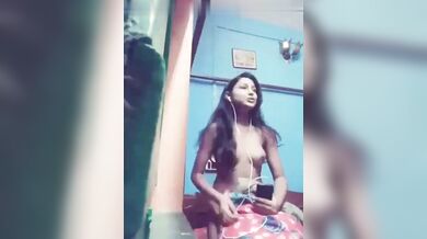 Chocolate rong er apu taar dudh o pacha prochar korar dhanda