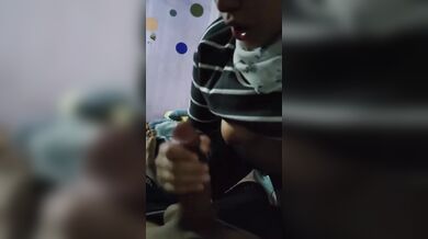 Hijabi apu jamair pechone giye nijer cousin bhai ke chushlo