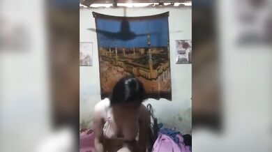 Premik ke nijer dudh dekhate abaar hajir ei shundori maagi