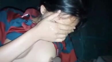 Fossha shaali or mukh diye debor er kalo dhon niye khela kore