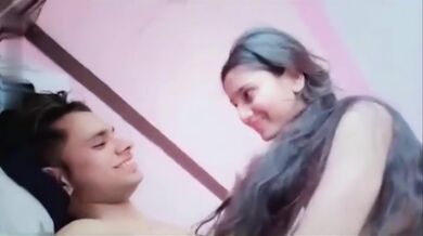 Playboy chele masum girlfriend ke upojukto maagi baniye fello