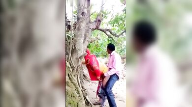 Noakhali'r kaka taar bhatiji ke jongol er bhetor niye chodlo