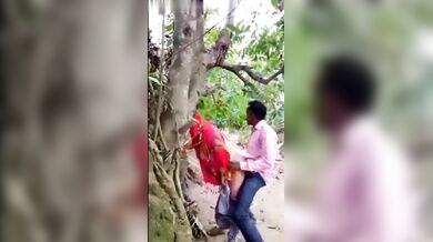 Noakhali'r kaka taar bhatiji ke jongol er bhetor niye chodlo