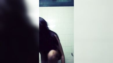 Notun outfit kena maanei boyfriend ke showoff korte hobe!