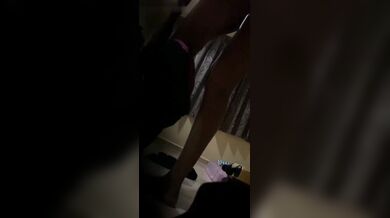 Chele flat mate thaakle jaa hoe, shetai hoeche apu'r shathe